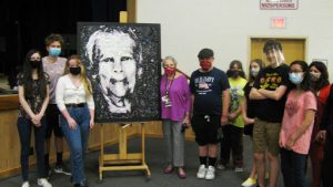 Beth Bayer with studio in drawing students