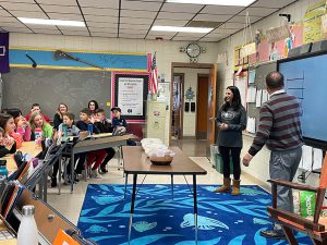 Pete Carner teaches a 4th grade science lesson